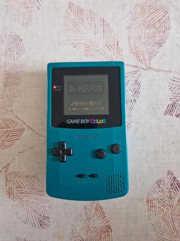 Gameboy Color in goede staat te koop. beschikbaar voor biedingen