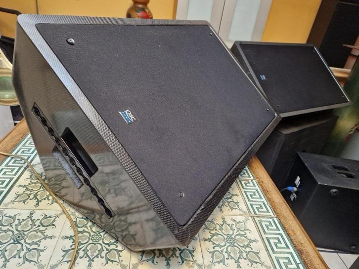 JBL QSC-uitzonderingsmonitor, Audio, Tv en Foto, Luidsprekerboxen, Gebruikt, Front, Rear of Stereo speakers, 120 watt of meer