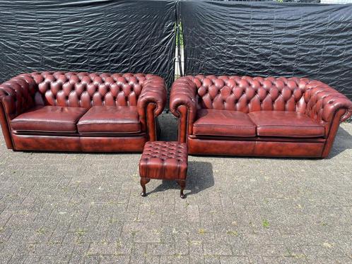 Twee Engelse Chesterfield zetels roodbruin GRATIS GELEVERD!, Antiek en Kunst, Antiek | Meubels | Stoelen en Sofa's, Ophalen of Verzenden