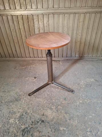 Tabouret d’atelier ancien, Enlèvement, Réglable en hauteur, Comme neuf