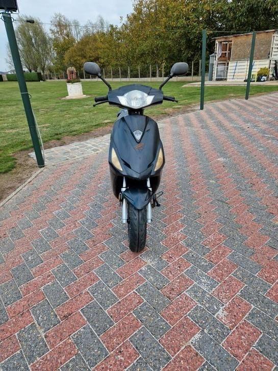 BENZHOU MILANO TE KOOP, Fietsen en Brommers, Scooters | Overige merken, Zo goed als nieuw, Elektrisch, Ophalen