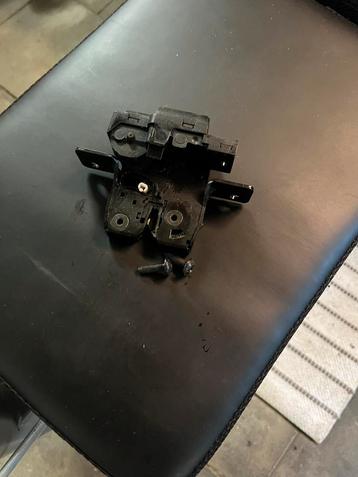 Kofferslot // Achterklep slot - Renault Clio 3, Ophalen of Verzenden, Gebruikt, Renault