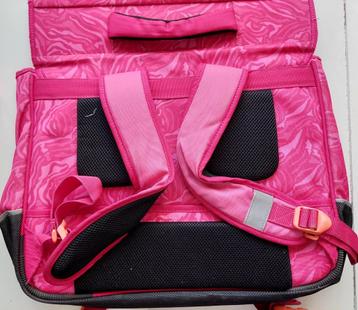 3 cartables, 1 kipling, 1 delsey et 1 plus petit, Enlèvement ou Envoi, 30 à 40 cm, Rose, Utilisé