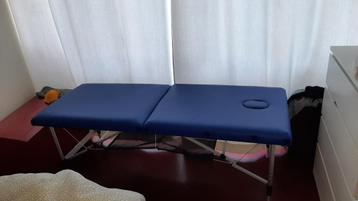 Table de massage BLEU TANSPORTABLE AVEC HOUSSE A ROULETTES