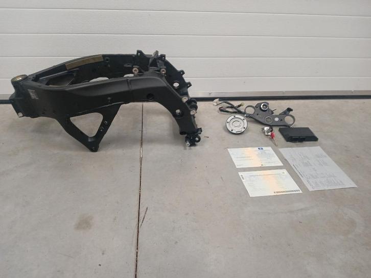 FRAME MET KENTEKEN EN SLOTSET YAMAHA R6 RJ15  2008-2016, Motoren, Onderdelen | Yamaha, Gebruikt, Ophalen
