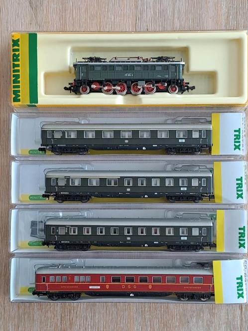 Minitrix 2974 met 4 x schurzenwagen dsg, Hobby en Vrije tijd, Modeltreinen | N-Spoor, Zo goed als nieuw, Trix, Ophalen of Verzenden