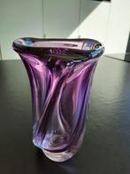 Paarse glazen vaas, Huis en Inrichting, Woonaccessoires | Vazen, Gebruikt, Overige kleuren, Ophalen of Verzenden, Glas