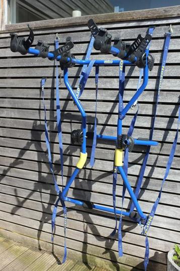 Fietshouder met hangende kofferbak voor 3 fietsen beschikbaar voor biedingen