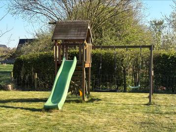 Speelhuisje met glijbaan en 2 schommels, Kinderen en Baby's, Speelgoed | Buiten | Speeltoestellen, Ophalen, Gebruikt, Glijbaan
