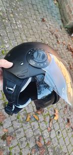 Helm bromfiets of speedpedelec met zonnescherm, Motoren