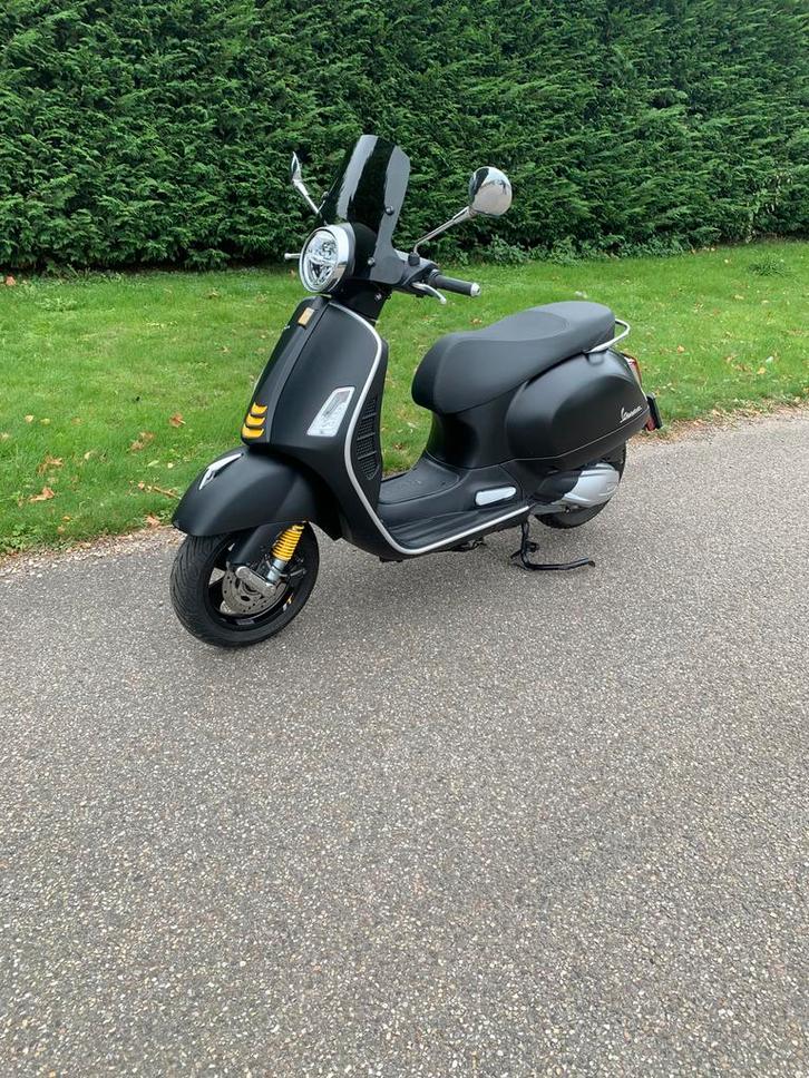 Nette vespa 300 gts hpe 2021, Motoren, Motoren | Piaggio, Particulier, Ophalen