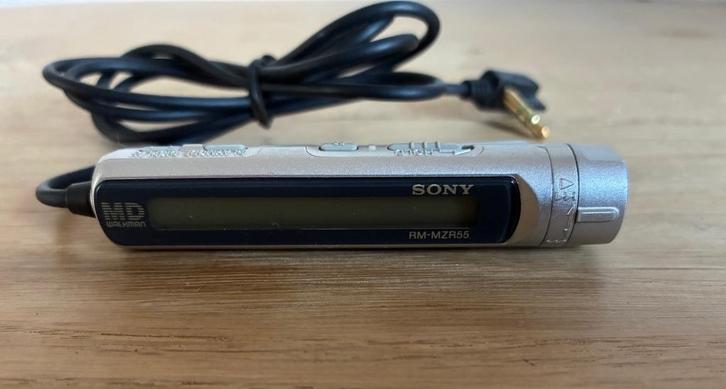 Sony Minidisc Walkman  - afstandsbediening + Batterij, Audio, Tv en Foto, Walkmans, Discmans en Minidiscspelers, Walkman, Ophalen of Verzenden
