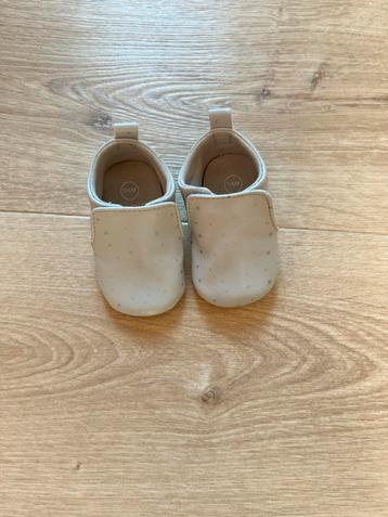 Grijze, lederen sloefjes voor baby’s (1-6 maand) beschikbaar voor biedingen