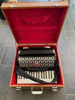 Accordeon met piano klavier rechts, Gebruikt, Toetsaccordeon, 96-bas, Ophalen