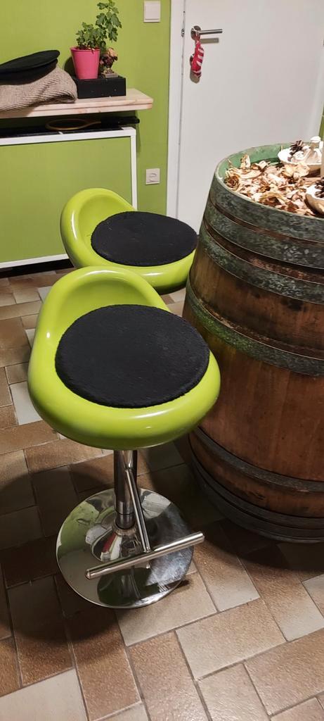 Barkrukken 3 stuks mooi design fel groen incl kussentjes, Huis en Inrichting, Barkrukken, Ophalen