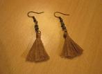 Bronskleurige bruine tassel slinger oorbellen bruin steentje, Handtassen en Accessoires, Oorbellen, Ophalen of Verzenden, Bruin