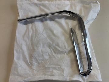 Decor strip chrome links voorzijdebumperlijst rooster BMW X7 beschikbaar voor biedingen