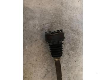 Aandrijfas links-voor van een Seat Ibiza beschikbaar voor biedingen