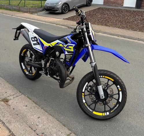 Sherco 50cc - 2000 euro seulement 2299 km - prête à rouler ️, Fietsen en Brommers, Brommers | Crossbrommers, Zo goed als nieuw