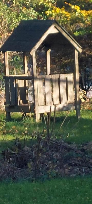 Petit maison en bois beschikbaar voor biedingen