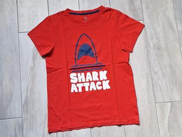 ★ M146/152 - T-Shirt shark attack beschikbaar voor biedingen