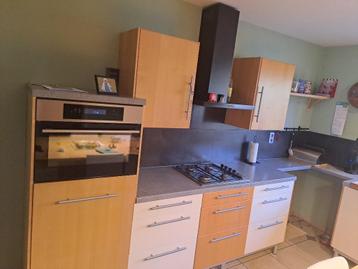 Volledige keuken te koop: 750 euro., Huis en Inrichting, Keuken | Complete keukens, Ophalen, Zo goed als nieuw, Hout, Hoekkeuken