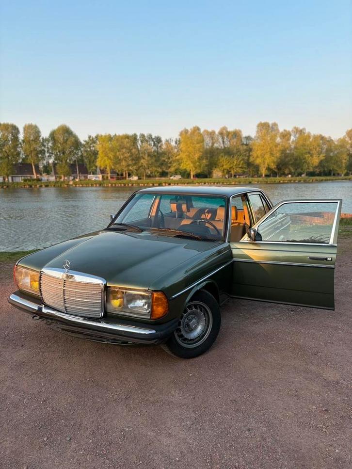 Mercedes 300d, Auto's, Oldtimers, Particulier, Mercedes-Benz, Diesel, Berline, 5 deurs, Handgeschakeld, Groen, Beige, Leder, Achterwielaandrijving