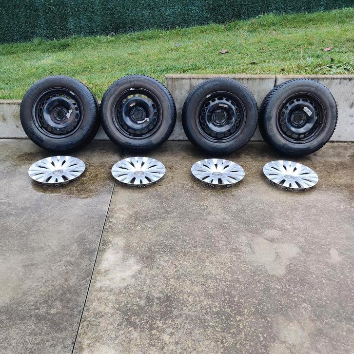 Set winterbanden op velg, Auto-onderdelen, Banden en Velgen, Banden en Velgen, Winterbanden, 16 inch, 225 mm, Personenwagen, Gebruikt