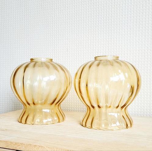 Lot de 2 magnifiques abat-jour vintage en verre ocre !, Maison & Meubles, Lampes | Abat-jour, Enlèvement ou Envoi