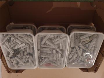 Pluggen 10 mm 50mm lengte beschikbaar voor biedingen