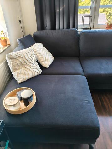 Prachtige hoekbank, zo goed als nieuw te koop ivm samenwonen beschikbaar voor biedingen