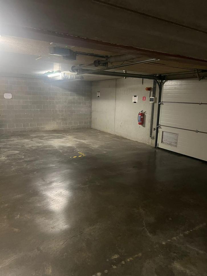 Parkeerplaats te koop (station Waremme), Immo, Garages en Parkeerplaatsen, Provincie Luik