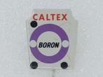 SP1853 Speldje Caltex Boron, Collections, Broches, Pins & Badges, Utilisé, Enlèvement ou Envoi