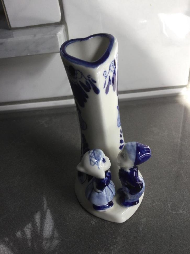Delfts blauw vaasje  kussende fig. gemerkt  “Delft Holland”, Antiek en Kunst, Antiek | Keramiek en Aardewerk, Ophalen