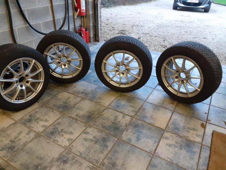 Jantes Alu Mercedes B de 2016 en 16', Auto-onderdelen, Banden en Velgen, Velg(en), Winterbanden, 16 inch, 205 mm, Personenwagen