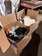 Kleding voor jonge dames ( 2 dozen vol ), Enlèvement ou Envoi