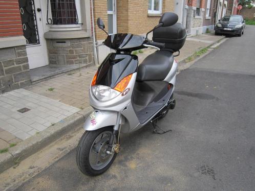 je vends ou échange peugeot vivacity (classe b 8900km), Vélos & Vélomoteurs, Scooters | Peugeot, Utilisé, Vivacity, Classe B (45 km/h)