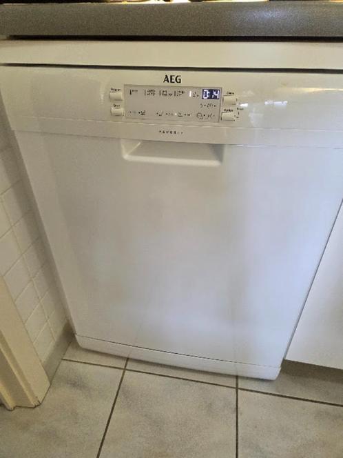 AEG Vaatwasser Favorit, Elektronische apparatuur, Vaatwasmachines, Gebruikt, Tussenbouw, 45 tot 60 cm, Eco programma, Kort programma
