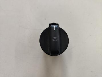 Lichtschakelaar BMW 8 serie E31 8363683 beschikbaar voor biedingen