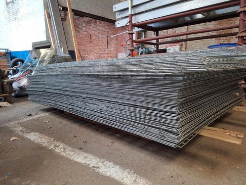 Te koop: 80 stuks verzinkte gelaste draadmatten, Doe-het-zelf en Bouw, Metalen, Gebruikt, IJzer, Ophalen