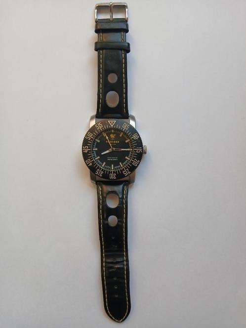 Montre homme Poséidon, Handtassen en Accessoires, Horloges | Heren, Zo goed als nieuw, Polshorloge, Overige merken, Staal, Leer