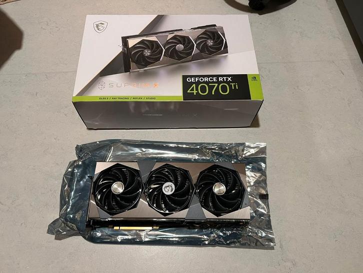 MSI RTX 4070 Ti Suprim X 12GB – Neuve, Jamais Utilisée, Computers en Software, Desktop Pc's, Zo goed als nieuw