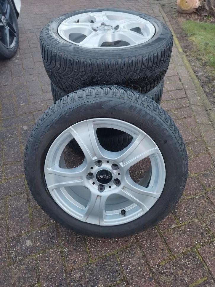 Winterbanden Goedyear 205/55/R16 Ford focus/C-Max/Mondeo, Auto-onderdelen, Banden en Velgen, Band(en), Winterbanden, 16 inch, 205 mm