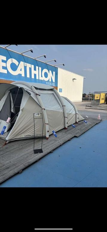 Campeer tent beschikbaar voor biedingen