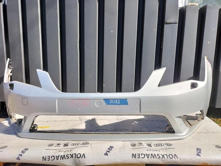 ZETEL LEON III VOORBUMPER 5F0807221, Auto-onderdelen, Carrosserie, Bumper, Renault, Voor, Gebruikt, Ophalen of Verzenden