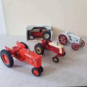 Miniatuurtractors ERTL, Farm Toy HMTL