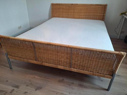 Tweepersoonsbed: Frame + lattenbodem + gratis matras!, Huis en Inrichting, Slaapkamer | Bedden, Zo goed als nieuw, Ophalen