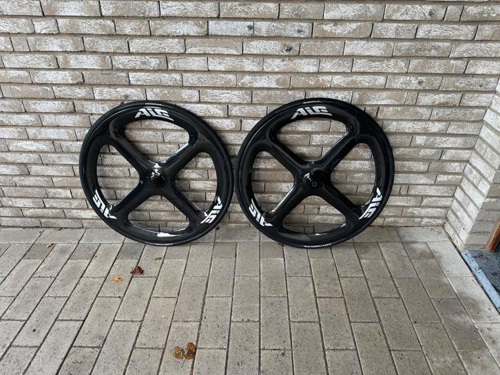 Roues à 4 rayons en carbone,  road et Gravel, Vélos & Vélomoteurs, Accessoires vélo | Autres Accessoires de vélo, Comme neuf, Enlèvement ou Envoi