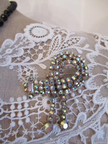 broche-aurora borealis-jaren 30-verguld armatuur-VINTAGE beschikbaar voor biedingen