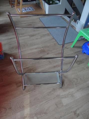 Badkamer handdoekenrek beschikbaar voor biedingen